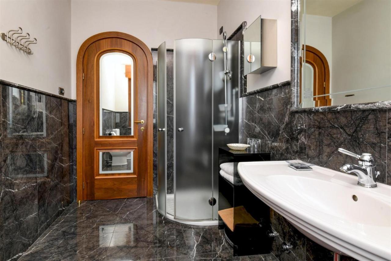 Private Luxury Villa With Pool Moniga del Garda 외부 사진