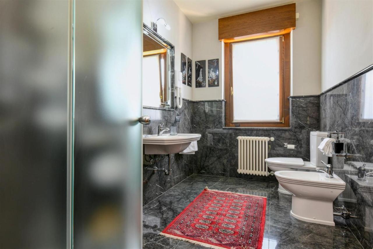 Private Luxury Villa With Pool Moniga del Garda 외부 사진