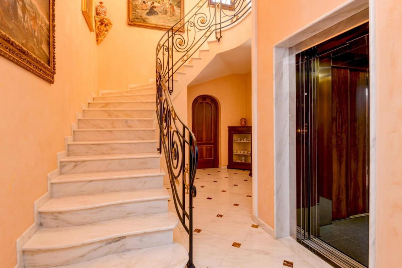 Private Luxury Villa With Pool Moniga del Garda 외부 사진