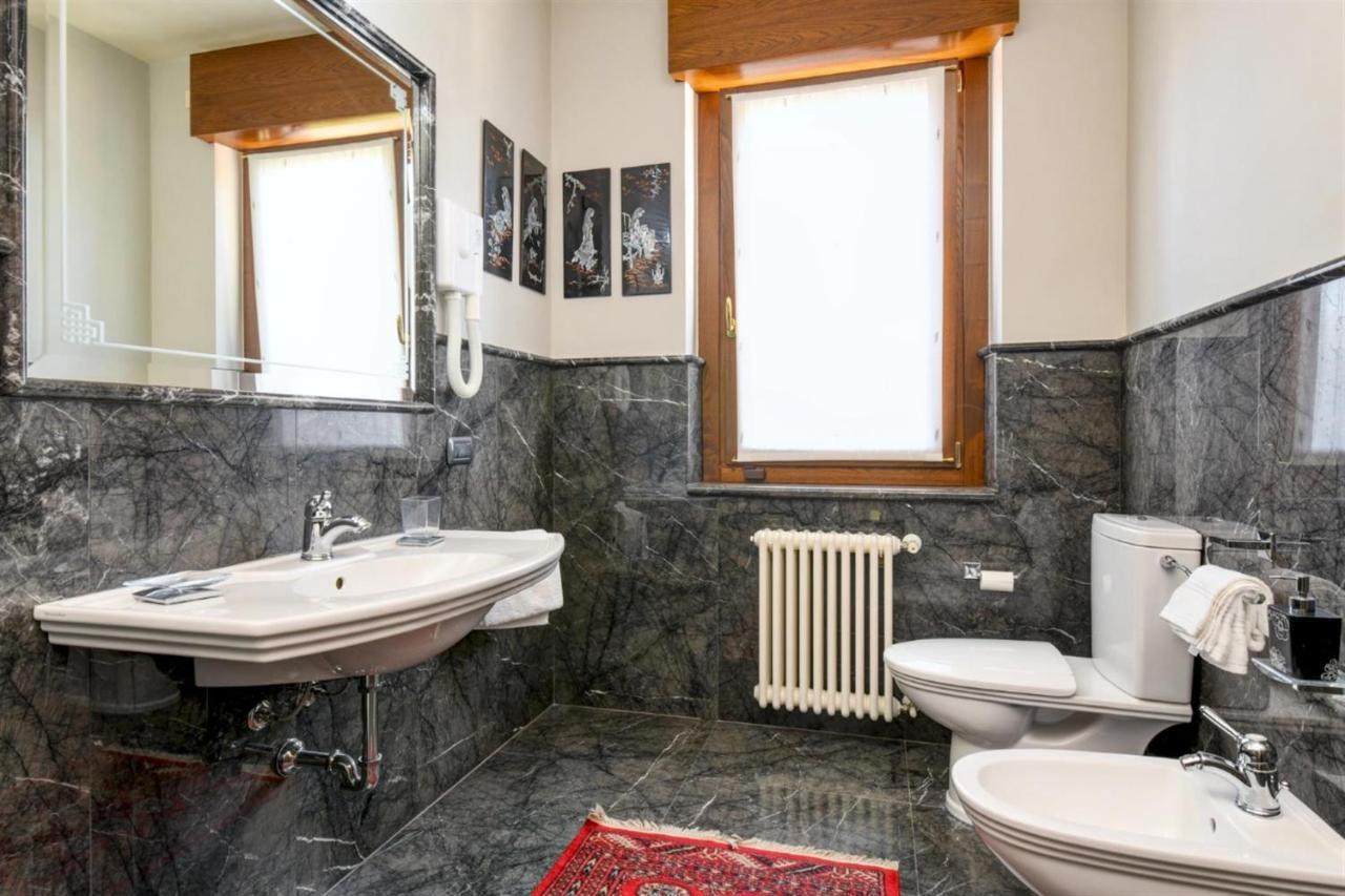 Private Luxury Villa With Pool Moniga del Garda 외부 사진
