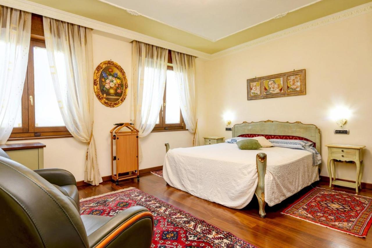 Private Luxury Villa With Pool Moniga del Garda 외부 사진